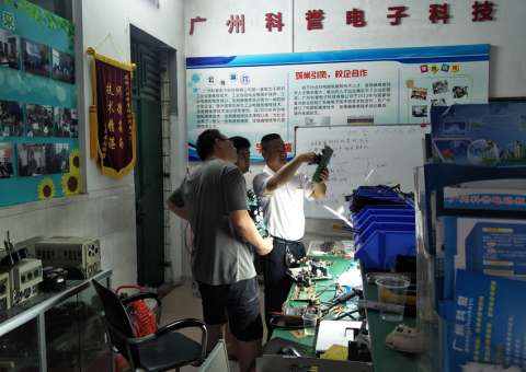 变频器电路板中的电阻在上电时候冒烟的原因